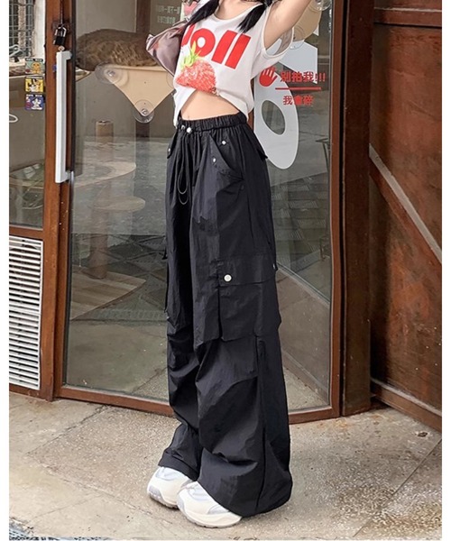 CHEER(チアー)の「速乾カジュアルシャカシャカ カーゴワイドパンツ(カーゴパンツ・レディース・パープル/ブラック・フリー)」の6枚目の写真