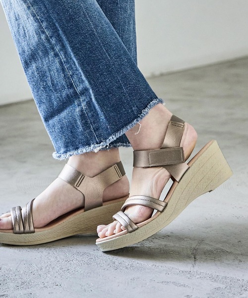Fashion Letter(ファッションレター)の「日本製 アンクルベルトウェッジサンダル 痛くないサンダル(サンダル・レディース・ゴールド/ブロンズ/ブラック・S/M/L/LL)」の8枚目の写真