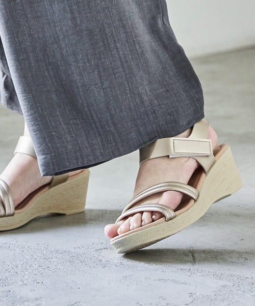 Fashion Letter(ファッションレター)の「日本製 アンクルベルトウェッジサンダル 痛くないサンダル(サンダル・レディース・ゴールド/ブロンズ/ブラック・S/M/L/LL)」の20枚目の写真