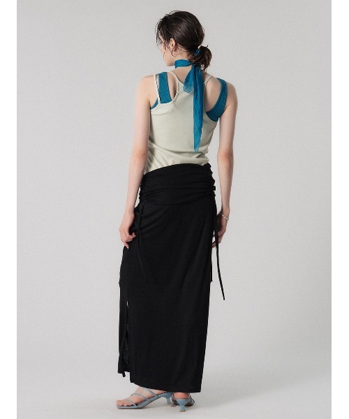 ELCHELE(エルチェレ)の「MELLOW CUT SHIRRING SKIRT(スカート・レディース・オフホワイト/ブラック/ライトブルー・36/38)」の6枚目の写真