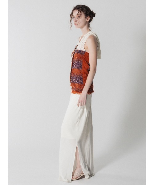 ELCHELE(エルチェレ)の「MELLOW CUT SHIRRING SKIRT(スカート・レディース・オフホワイト/ブラック/ライトブルー・36/38)」の15枚目の写真