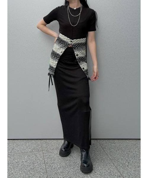 ELCHELE(エルチェレ)の「MELLOW CUT SHIRRING SKIRT(スカート・レディース・オフホワイト/ブラック/ライトブルー・36/38)」の19枚目の写真