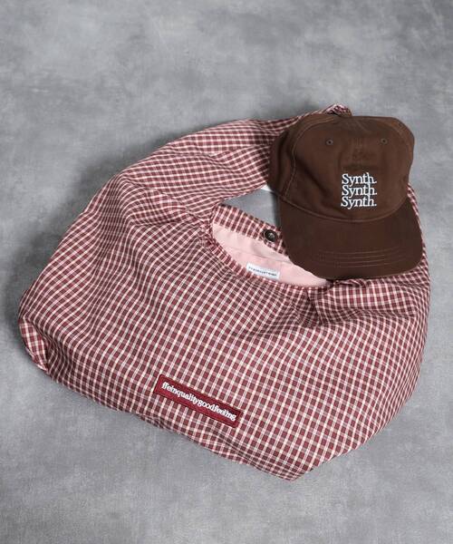 FFEIN(フェイン)の「【FFEIN(フェイン)】ダブルタックチェックムーンバッグ / ユニセックス バック ハンドバック 雑貨 刺繍 チェック ポケット(トートバッグ・メンズ・グリーン/レッド/ネイビー・FREE)」の9枚目の写真
