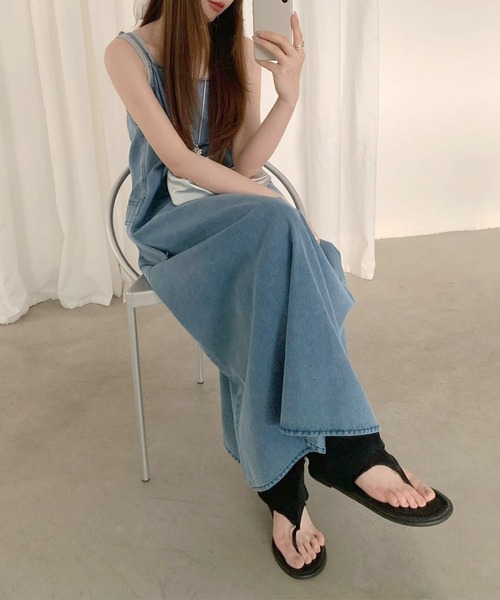 aimoha（アイモハ）の「デニム風キャミワンピース（ワンピース・レディース・ライトブルー/ブルー・FREE）」の13枚目の写真