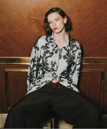 Ameri(�A����)��MOLE YARN EMBROIDERY SATIN SHIRT(�V���c/�u���E�X)