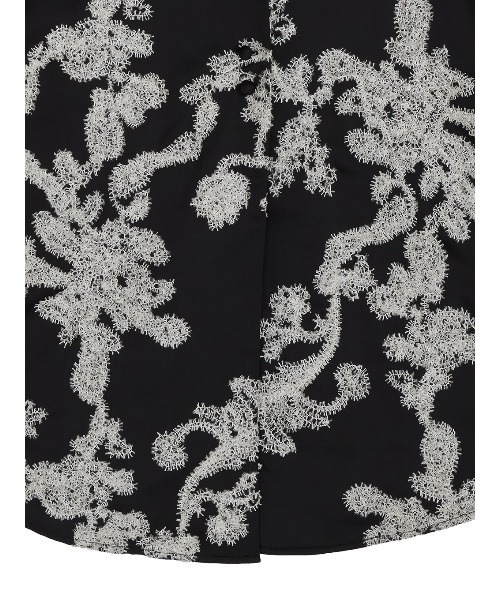 Ameri(アメリ)の「MOLE YARN EMBROIDERY SATIN SHIRT(シャツ/ブラウス・レディース・ベージュ/ブラック/スカイブルー・FREE)」の20枚目の写真