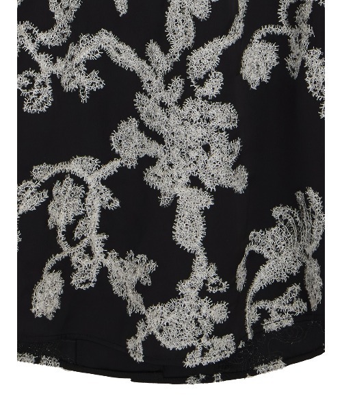 Ameri(アメリ)の「MOLE YARN EMBROIDERY SATIN SHIRT(シャツ/ブラウス・レディース・ベージュ/ブラック/スカイブルー・FREE)」の13枚目の写真