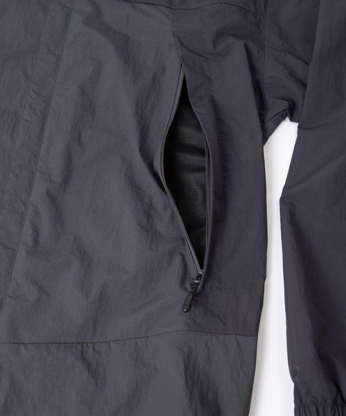 karrimor(カリマー)の「triton LT jkt(マウンテンパーカー・メンズ・マスタード/グリーン/チャコールグレー・XL/S/M/L)」の10枚目の写真