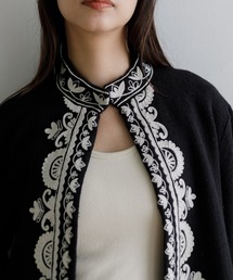 LEIN（リーン）の「幾何学柄刺繍スタンドカラージャケット（ノーカラージャケット）」