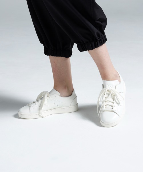 Y-3(ワイスリー)の「Y-3 STAN SMITH(スニーカー・メンズ・ホワイト・26.0cm/25.5cm/28.5cm/28.0cm/27.5cm/27.0cm/26.5cm)」の1枚目の写真