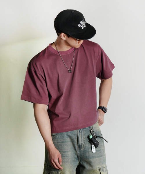 THE MILE(ザマイル)の「ガーメンツクロップ無地クルーネック_PIGMENT RED(Tシャツ/カットソー・メンズ・その他・SMALL/MEDIUM/LARGE/X-LARGE)」の1枚目の写真
