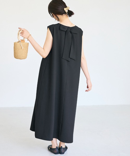 coca(coca)(コカ)の「【伊藤千晃様着用】\速乾/ストレッチ/しわになりにくい/バックリボンノースリーブワンピース(ワンピース・レディース・ストライプ/ブラック・L/M)」の6枚目の写真
