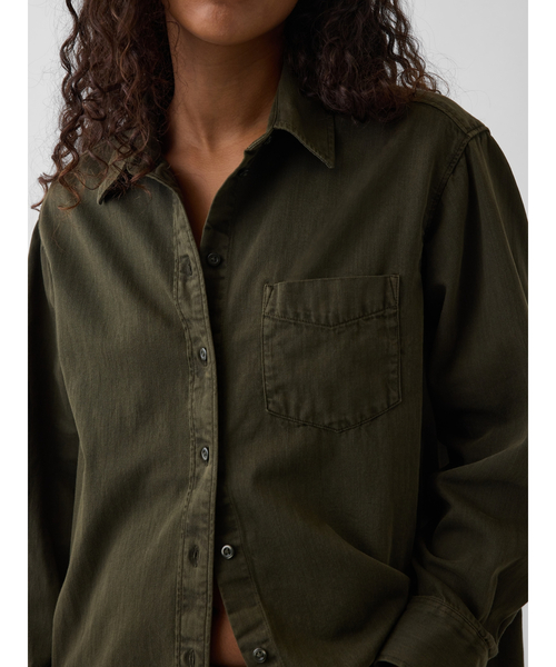 GAP(ギャップ)の「デニム ビッグシャツ(シャツ/ブラウス・レディース・その他・L/M/S/XS)」の4枚目の写真
