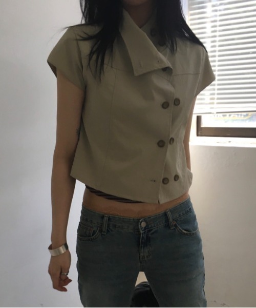 Lis ardent(リスアルダン)の「スタンドカラー ダブルボタン 半袖シャツトップス(シャツ/ブラウス・レディース・ブラック/ベージュ・M)」の6枚目の写真