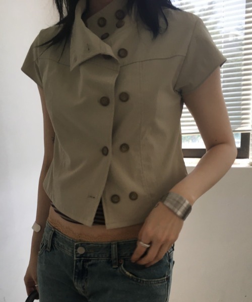 Lis ardent(リスアルダン)の「スタンドカラー ダブルボタン 半袖シャツトップス(シャツ/ブラウス・レディース・ブラック/ベージュ・M)」の7枚目の写真