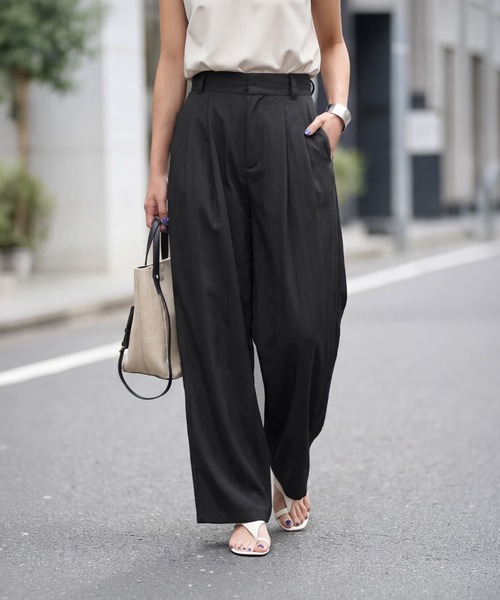 STYLE DELI（スタイルデリ）の「涼しい薄ハリ微光沢シボ感パンツ（その他パンツ・レディース・ブラック/ライトベージュ・FREE）」の2枚目の写真