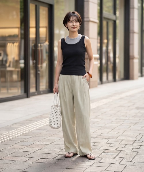 STYLE DELI（スタイルデリ）の「涼しい薄ハリ微光沢シボ感パンツ（その他パンツ・レディース・ブラック/ライトベージュ・FREE）」の3枚目の写真