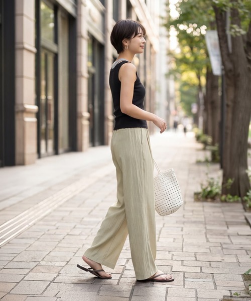 STYLE DELI（スタイルデリ）の「涼しい薄ハリ微光沢シボ感パンツ（その他パンツ・レディース・ブラック/ライトベージュ・FREE）」の4枚目の写真