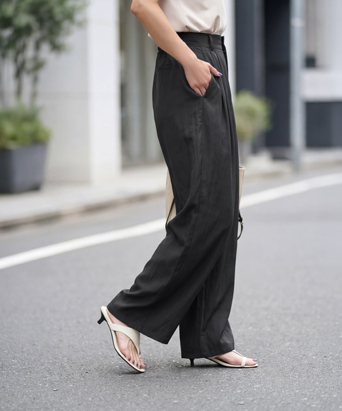 STYLE DELI（スタイルデリ）の「涼しい薄ハリ微光沢シボ感パンツ（その他パンツ・レディース・ブラック/ライトベージュ・FREE）」の15枚目の写真