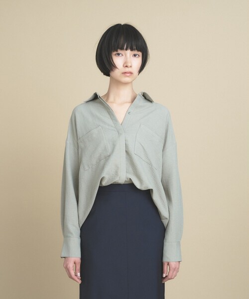 cloenc(クロエンス)の「【手洗い可】フィブリルサテンシャツ(シャツ/ブラウス・レディース・ピンク/ナチュラル/オフホワイト/オリーブ・02)」の3枚目の写真