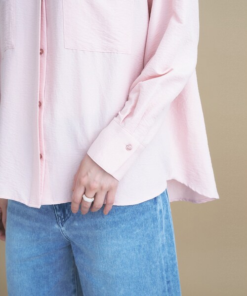 cloenc(クロエンス)の「【手洗い可】フィブリルサテンシャツ(シャツ/ブラウス・レディース・ピンク/ナチュラル/オフホワイト/オリーブ・02)」の10枚目の写真