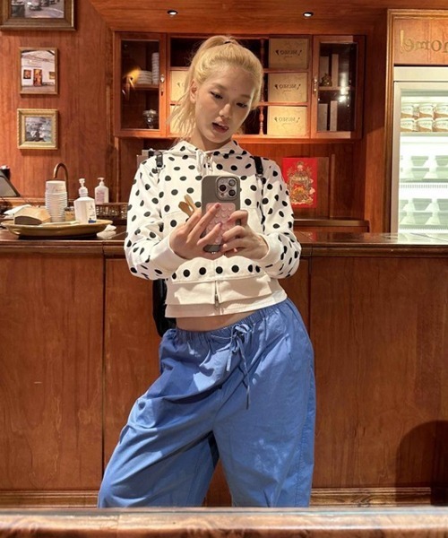 Ressaca(レサーカ)の「ドット柄ジップパーカー(パーカー・レディース・ホワイト・M)」の2枚目の写真