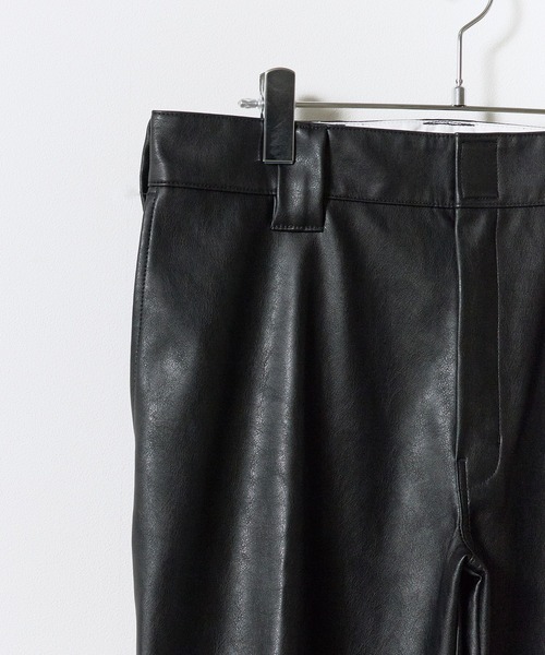 Dickies(ディッキーズ)の「Dickies/ディッキーズ FAKE LEATHER LOOSE FIT WORK PANT フェイクレザー ワークパンツ ブランドロゴ モノトーン アメカジ ストリート 2026年秋冬 秋服(チノパンツ・メンズ・ブラック・32inch/30inch/34inch)」の16枚目の写真