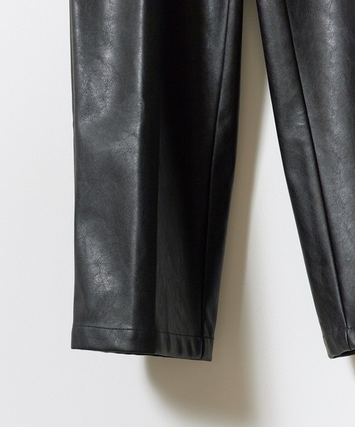 Dickies(ディッキーズ)の「Dickies/ディッキーズ FAKE LEATHER LOOSE FIT WORK PANT フェイクレザー ワークパンツ ブランドロゴ モノトーン アメカジ ストリート 2026年秋冬 秋服(チノパンツ・メンズ・ブラック・32inch/30inch/34inch)」の15枚目の写真