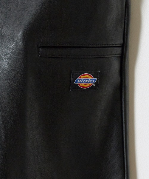 Dickies(ディッキーズ)の「Dickies/ディッキーズ FAKE LEATHER LOOSE FIT WORK PANT フェイクレザー ワークパンツ ブランドロゴ モノトーン アメカジ ストリート 2026年秋冬 秋服(チノパンツ・メンズ・ブラック・32inch/30inch/34inch)」の13枚目の写真