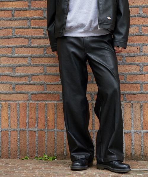 Dickies(ディッキーズ)の「Dickies/ディッキーズ FAKE LEATHER LOOSE FIT WORK PANT フェイクレザー ワークパンツ ブランドロゴ モノトーン アメカジ ストリート 2026年秋冬 秋服(チノパンツ・メンズ・ブラック・32inch/30inch/34inch)」の20枚目の写真