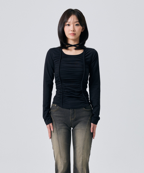 ARI（アリ）の「LISE シャーリングトップ / ブラック（Tシャツ/カットソー・レディース・ブラック・FREE）」の3枚目の写真