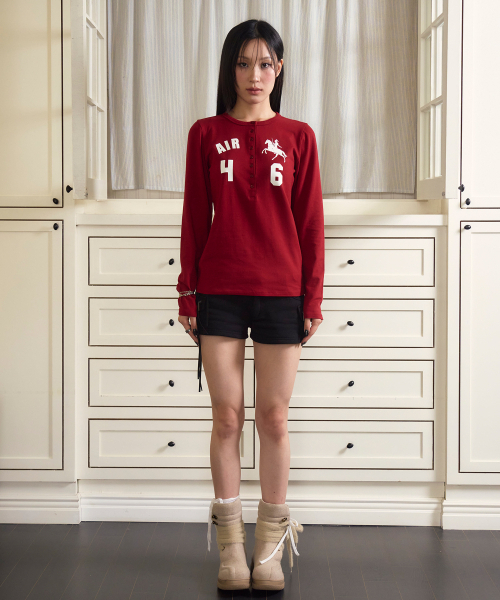 PRENDA(プレンダ)の「EQUESTRIAN HENLEY LONG SLEEVE BURGUNDY(Tシャツ/カットソー・レディース・その他・FREE)」の3枚目の写真