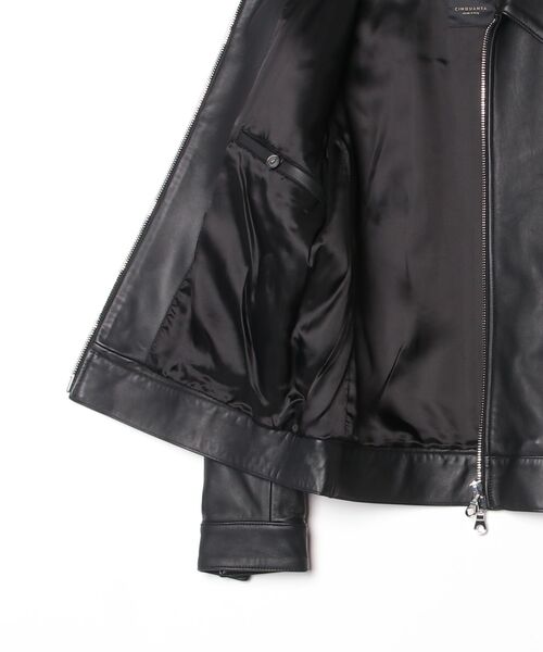 CINQUANTA（チンクアンタ）の「CINQUANTA / チンクワンタ：REGULAR COLLAR ZIP BLOUSON NAPPA NATURA 0.8mm：R-533-1061[MUS]（ライダースジャケット・メンズ・ブラック・48）」の3枚目の写真