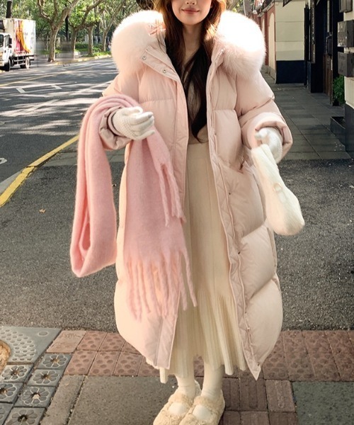 AMAJI（アマジ）の「ファーカラー フード付き 中綿 ロングコート（その他アウター・レディース・ベージュ/ライトピンク・SMALL/MEDIUM/LARGE/X-LARGE）」の4枚目の写真