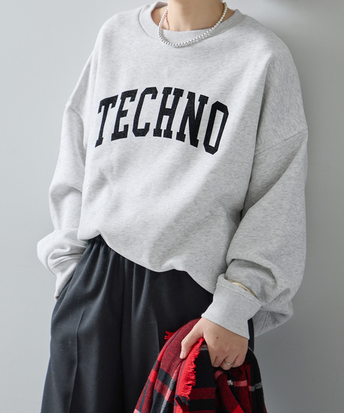 journal standard L'essage(ジャーナルスタンダードレサージュ)の「ISNESS MUSIC/イズネス ミュージック TECHNO SWEATSHIRTスウェット(Tシャツ/カットソー・レディース・ライトグレー・MEDIUM)」の1枚目の写真