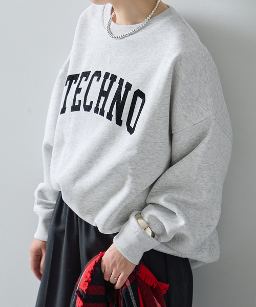 journal standard L'essage(ジャーナルスタンダードレサージュ)の「ISNESS MUSIC/イズネス ミュージック TECHNO SWEATSHIRTスウェット(Tシャツ/カットソー・レディース・ライトグレー・MEDIUM)」の2枚目の写真