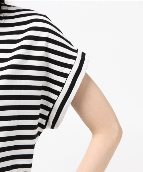 titivate(ティティベイト)の「ボーダーTシャツ(Tシャツ/カットソー・レディース・ネイビー/ブラック・FREE)」の3枚目の写真