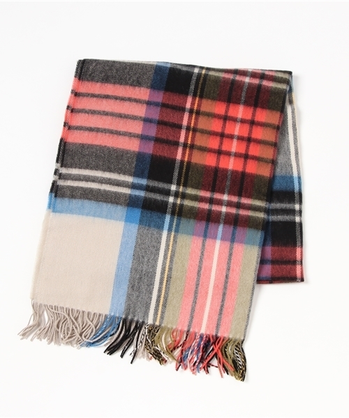 Pierrot（ピエロ）の「大判 チェック柄 フリンジ ストール（ストール/ショール・レディース・アイボリー/レッド系その他2/チャコール/ベージュ/グリーン系その他/パープル系その他/レッド系その他/グリーン系その他2/その他1/その他2/その他3/グリーン/グレー系その他/レッド/パープル/その他/ブラック/ホワイト系その他/その他4/その他5/その他6/その他7/その他8/その他9/その他10/その他11/その他12/その他13/その他14・FREE）」の3枚目の写真