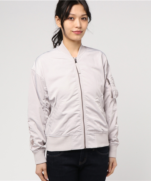 LBC(エルビーシー)の「袖刺繍MA-1 (MA-1・レディース・ライトグレー/オリーブ・MEDIUM/LARGE)」の9枚目の写真