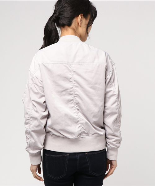 LBC(エルビーシー)の「袖刺繍MA-1 (MA-1・レディース・ライトグレー/オリーブ・MEDIUM/LARGE)」の11枚目の写真