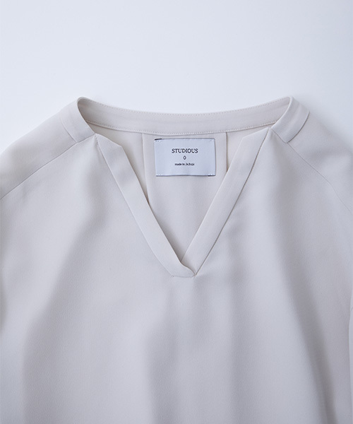 STUDIOUS（ステュディオス）の「【STUDIOUS】サワースキッパーブラウス（シャツ/ブラウス・レディース・オフホワイト/レッド/ブラック・FREE）」の7枚目の写真