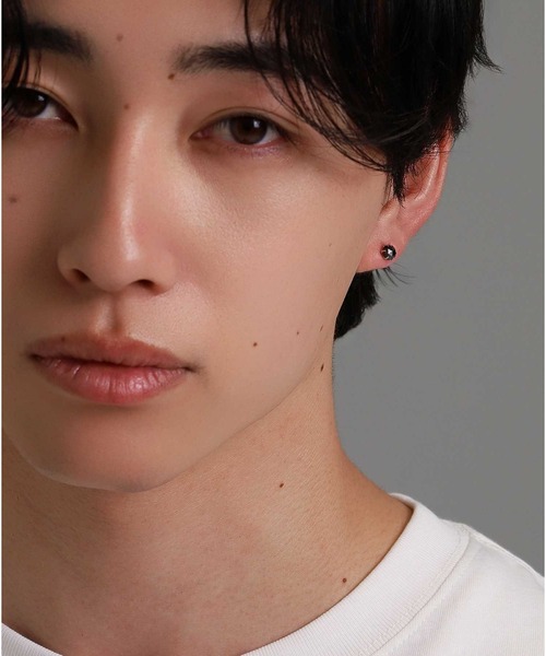 LION HEART(ライオンハート)の「“Petite Modern”ブラックダイヤモンドピアス(Lサイズ/0.5CT)/プラチナ900【LION HEART / ライオンハート】(ピアス(片耳用)・メンズ・プラチナム・FREE)」の8枚目の写真