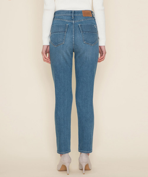 Moname（モナーム）の「ハイライズスリム デニムパンツ（デニムパンツ・レディース・ライトブルー・23inch/24inch/25inch/26inch）」の5枚目の写真