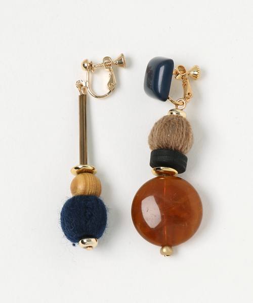 dictionary（ディクショナリー）の「ミックス デザイン イヤリング（イヤリング・レディース・ベージュ/ネイビー/ブラウン/グリーン・FREE）」の2枚目の写真