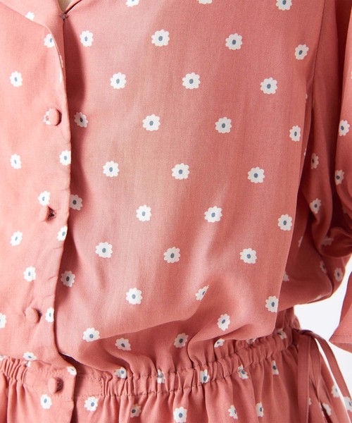 one after another NICE CLAUP（ワンアフターアナザーナイスクラップ）の「小紋花柄開襟ブラウス（シャツ/ブラウス・レディース・ブラック/サックスブルー/コーラルピンク・FREE）」の20枚目の写真