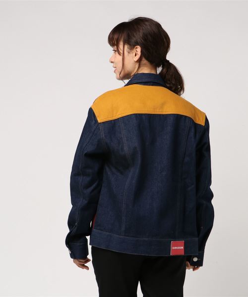 Calvin Klein Jeans(カルヴァンクラインジーンズ)の「クラシック トラッカーデニムジャケット(デニムジャケット・レディース・ブルー・X-SMALL/MEDIUM/LARGE)」の3枚目の写真