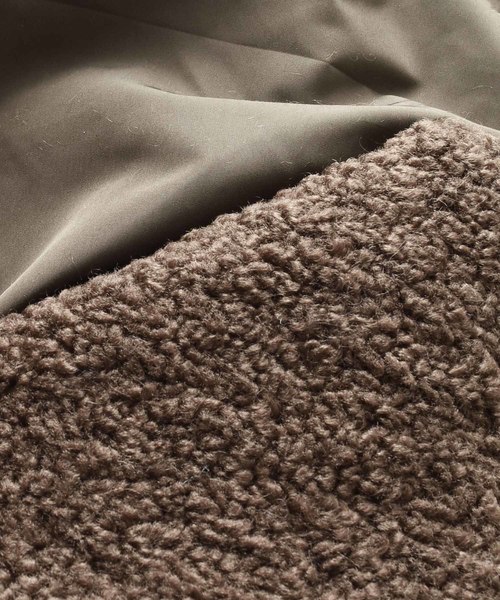 kha:ki(カーキ)の「「KHA:KI / カーキ」キルティング×ボアリバーシブルジャケット ロング(ダウンジャケット/コート・レディース・カーキ/モカ・1/2)」の5枚目の写真