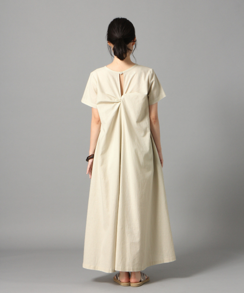 LOWRYS FARM（ローリーズファーム）の「ウシロネジリＡラインワンピース　831681（ワンピース・レディース・ブラック/パープル/ブラウン/グリーン/アイボリー/ブラウン系その他/ベージュ・FREE）」の11枚目の写真