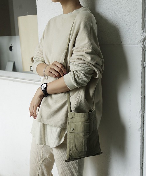 TODAYFUL(トゥデイフル)の「リメイクショルダーバッグ(ショルダーバッグ・レディース・カーキ/ナチュラル・FREE)」の6枚目の写真