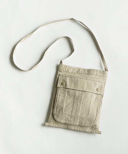 TODAYFUL(トゥデイフル)の「リメイクショルダーバッグ(ショルダーバッグ・レディース・カーキ/ナチュラル・FREE)」の8枚目の写真